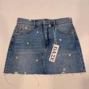 DAZE DENIM // Blue Daisy Embroidered Denim Mini Skirt NWT